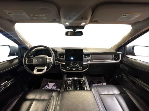 Used 2024 Ford Expedition XLT image 24