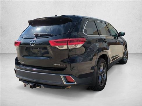 Used 2018 Toyota Highlander Limited Platinum AWD/4WD image 5