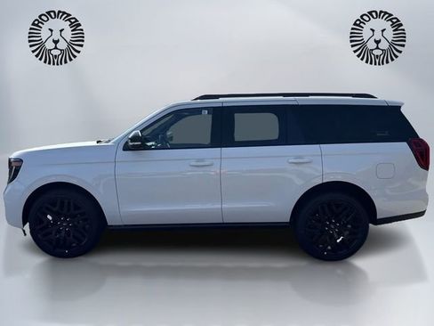New 2026 Ford Expedition Platinum image 8