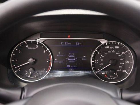 Used 2024 Nissan Altima 2.5 SV image 15