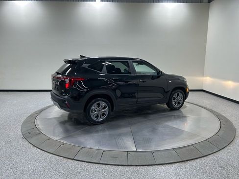 New 2026 Kia Seltos LX image 4