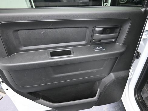 Used 2024 RAM 3500 Tradesman w/ Chrome Appearance Group image 12