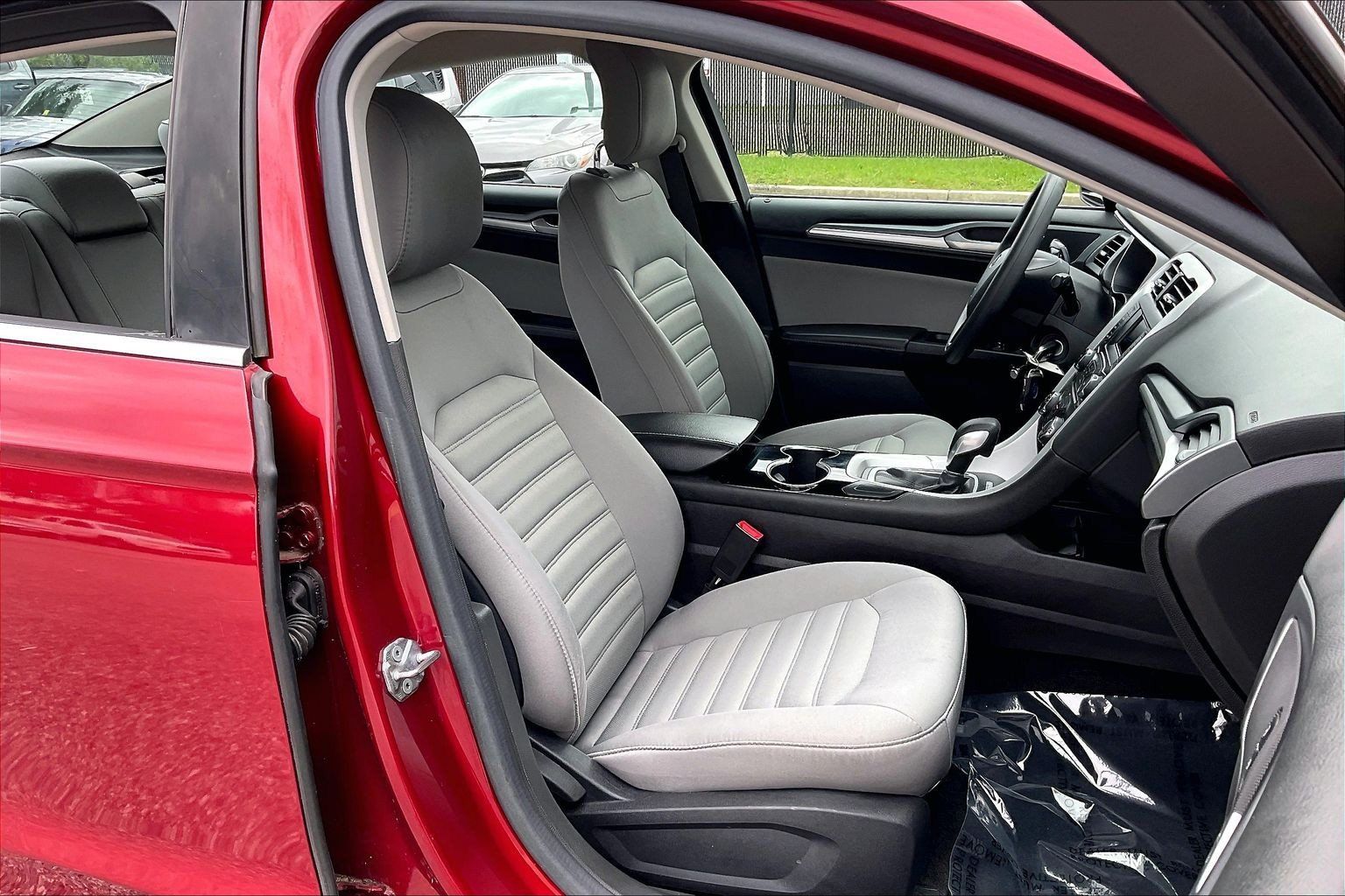 Used 2015 Ford Fusion S FWD image 9