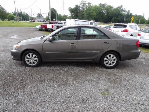 Used 2003 Toyota Camry XLE FWD image 3