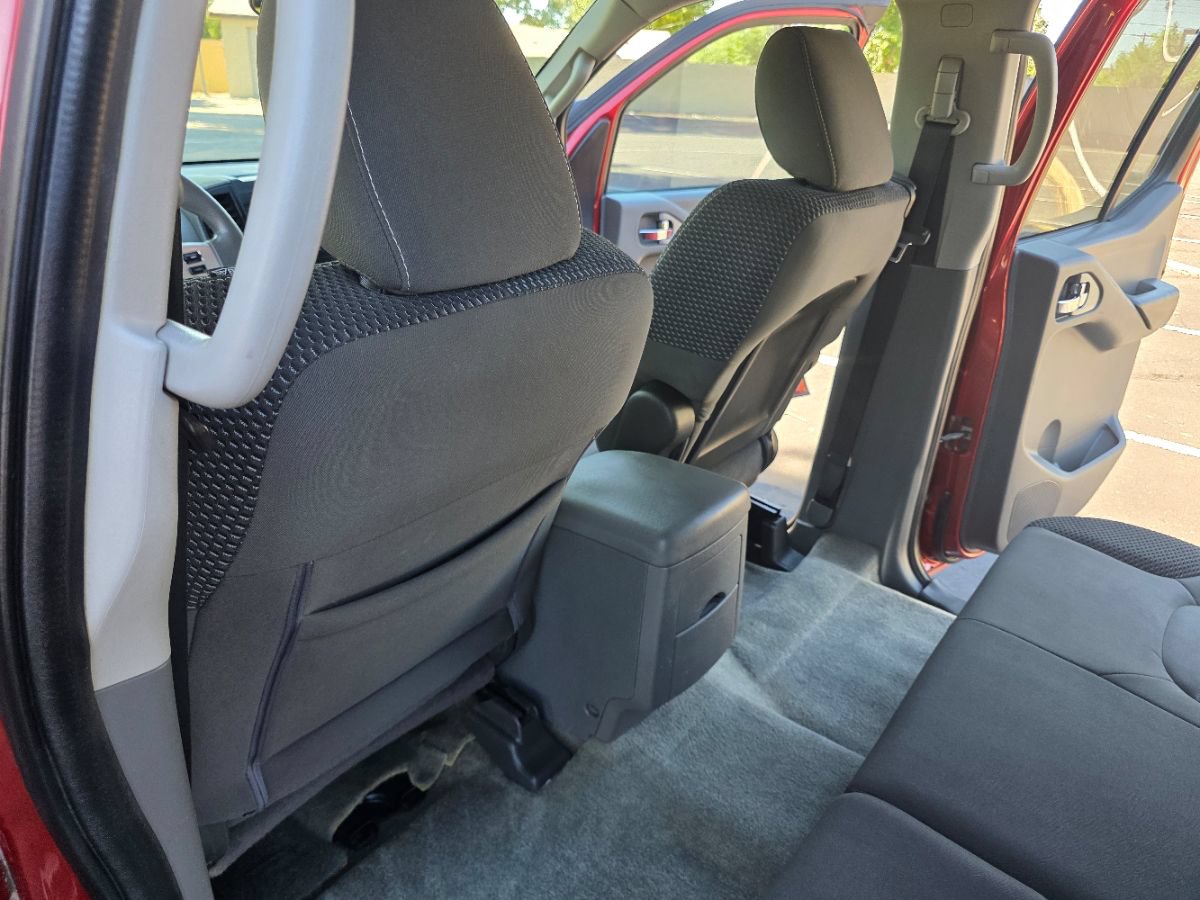 Used 2014 Nissan Frontier Desert Runner RWD image 28