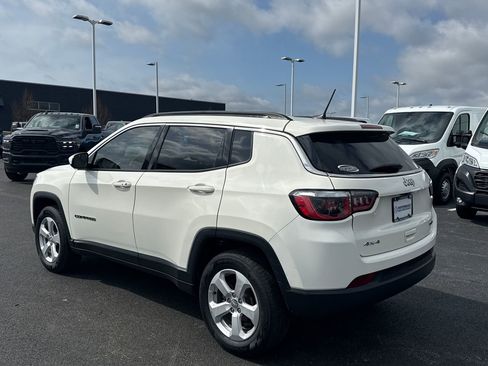 Used 2019 Jeep Compass Latitude AWD/4WD image 5