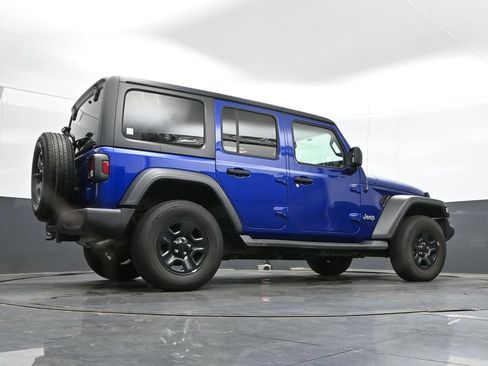 Used 2018 Jeep Wrangler Unlimited Sport AWD/4WD image 39