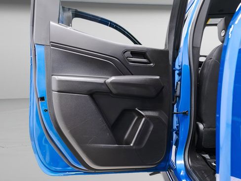 Used 2023 Chevrolet Colorado Trail Boss w/ LPO, Dark Essentials Package AWD/4WD image 26