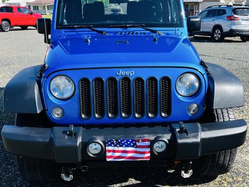 Used 2014 Jeep Wrangler Sport AWD/4WD image 2