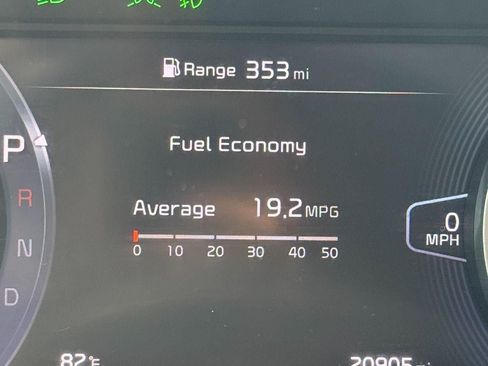 Certified 2023 Kia Seltos SX w/ SX Sunroof Package AWD/4WD image 18