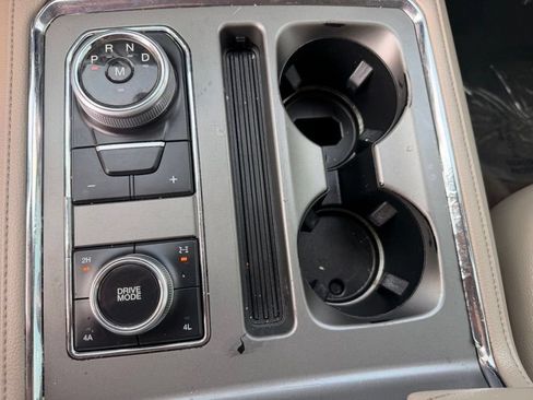 Used 2018 Ford Expedition Max XLT w/ Equipment Group 202A AWD/4WD image 25
