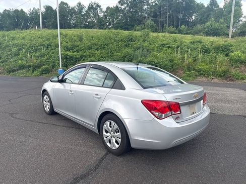 Used 2013 Chevrolet Cruze LS FWD image 7