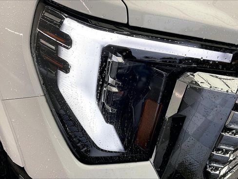 New 2026 GMC Sierra 2500 Denali w/ Denali Reserve Package image 15