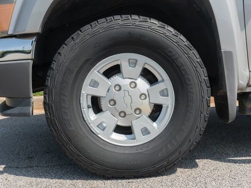 Used 2005 Chevrolet Colorado LS RWD image 12