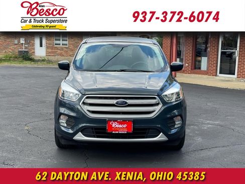 Used 2019 Ford Escape SE FWD image 2