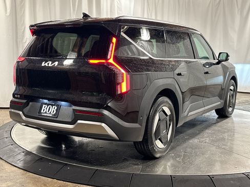 New 2026 Kia EV9 Wind AWD/4WD image 5