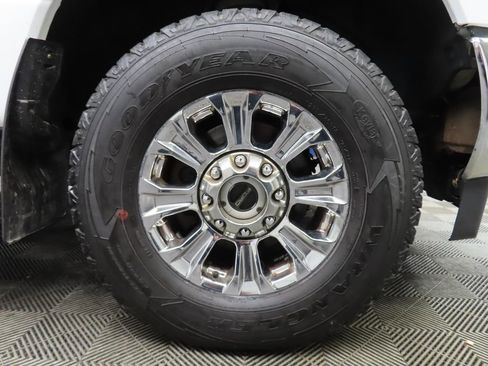 Used 2019 Ford F250 XLT w/ XLT Premium Package AWD/4WD image 9