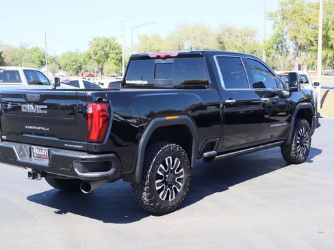 Certified 2025 GMC Sierra 2500 Denali Ultimate image 8