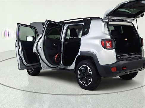 Used 2016 Jeep Renegade Trailhawk AWD/4WD image 12