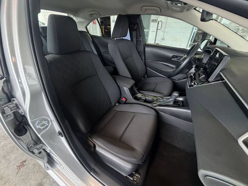 Used 2025 Toyota Corolla LE FWD image 35