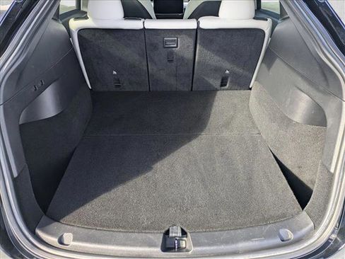 Used 2021 Tesla Model Y Long Range image 6