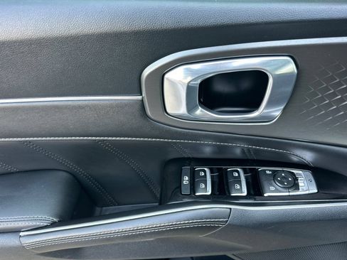 Certified 2023 Kia Sorento SX AWD/4WD image 11