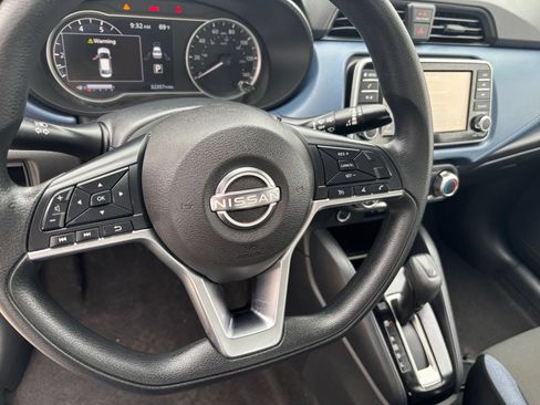 Used 2025 Nissan Versa SV FWD image 28