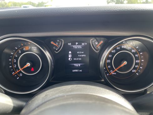 Used 2023 Jeep Wrangler Unlimited Sport AWD/4WD image 18