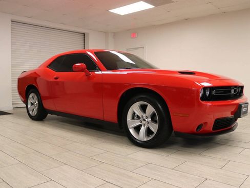 Used 2023 Dodge Challenger SXT RWD image 5