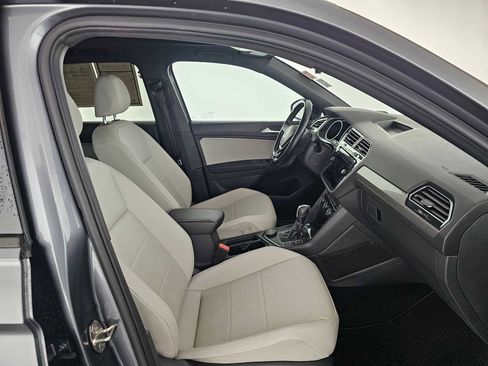 Used 2021 Volkswagen Tiguan SE R-Line image 10