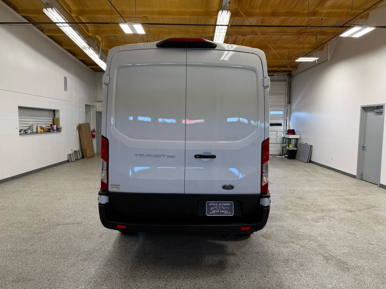Used 2023 Ford Transit 250 Medium Roof RWD image 3