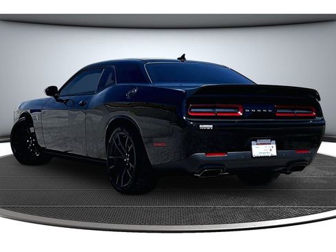 Used 2023 Dodge Challenger SRT Hellcat w/ Driver Convenience Group RWD image 2
