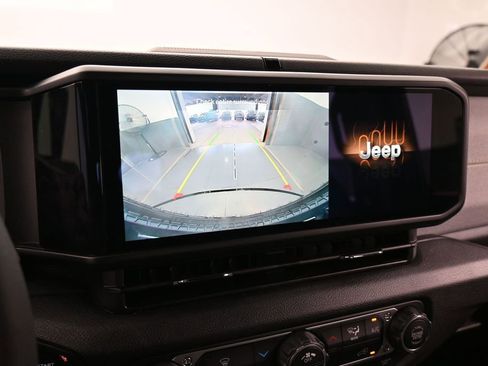 Used 2025 Jeep Wrangler Unlimited Sport AWD/4WD image 16