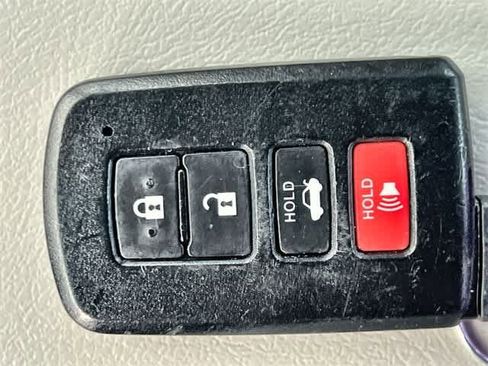 Used 2014 Toyota Camry XLE image 21