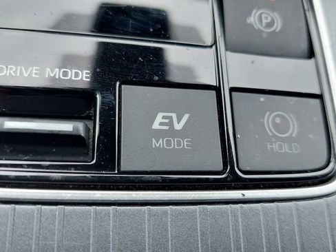 Used 2024 Toyota Sienna XSE w/ XSE Plus Package AWD/4WD image 27