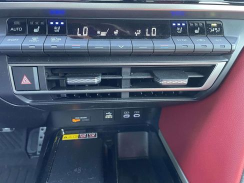 Used 2025 Toyota Camry XSE w/ Premium Plus Package image 39