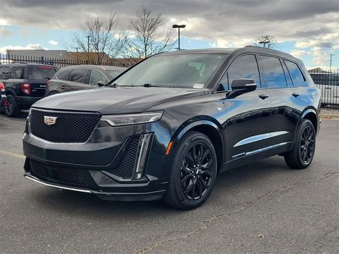 Used 2021 Cadillac XT6 Sport w/ Platinum Package image 9