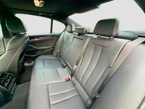 Used 2020 BMW 530i xDrive w/ Convenience Package AWD/4WD image 19