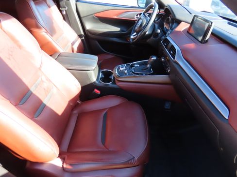 Used 2018 MAZDA CX-9 Signature image 10