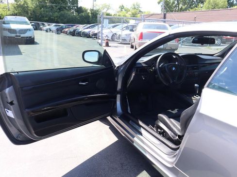 Used 2010 BMW 335i Convertible RWD image 14