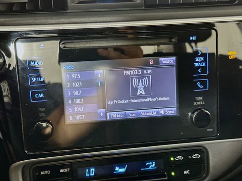 Used 2017 Toyota Corolla LE FWD image 19