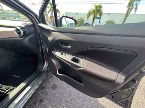 Used 2021 Nissan Versa SV image 18