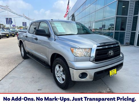 Used 2013 Toyota Tundra 4x4 CrewMax w/ Tow Pkg image 1