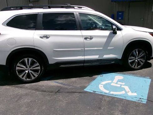 Used 2019 Subaru Ascent Touring w/ Popular Package #3 AWD/4WD image 9