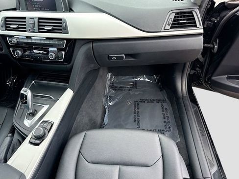Used 2018 BMW 320i Sedan RWD image 17