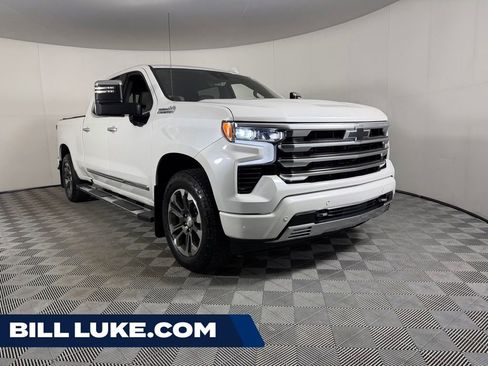 Used 2023 Chevrolet Silverado 1500 High Country w/ Technology Package AWD/4WD image 1