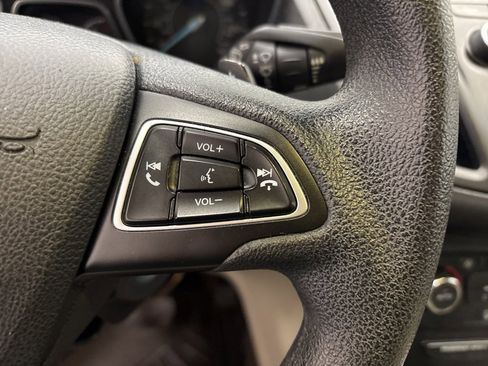 Used 2017 Ford Escape SE image 27
