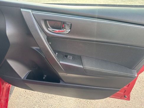 Used 2017 Toyota Corolla LE image 27