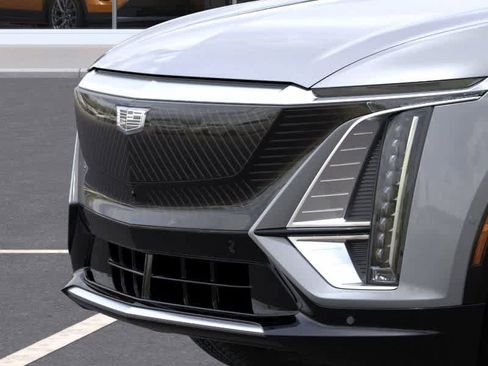 New 2026 Cadillac Lyriq Luxury w/ LPO, Floor Liner Package AWD/4WD image 13