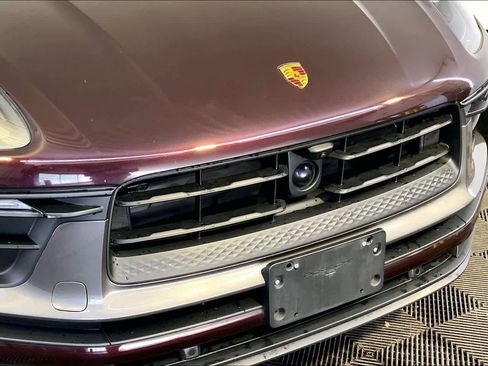 Used 2023 Porsche Macan Turbo image 34